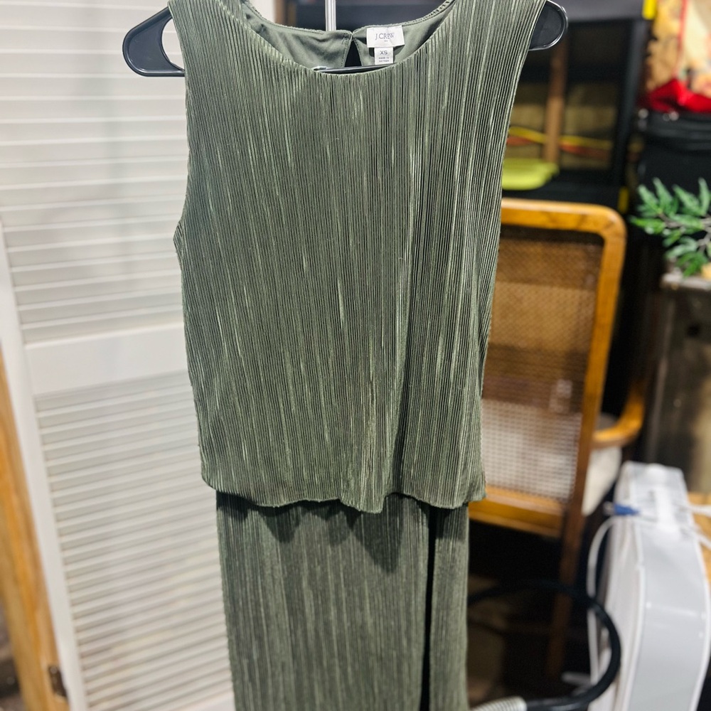 J Crew Green Pleated Sleeveless Top / Skirt Set